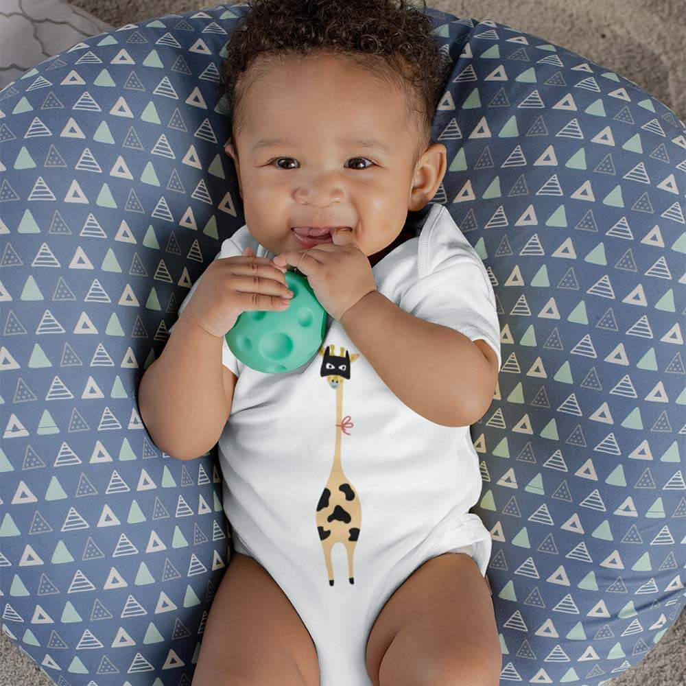 mockup-of-a-sweet-baby-boy-with-a-cheeky-chappy-baby-bodysuit-giraffe mockup-of-a-sweet-baby-boy-with-a-cheeky-chappy-baby-bodysuit-giraffe