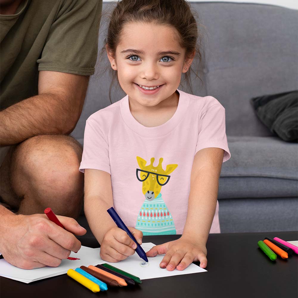 t-shirt-mockup-featuring-a-happy-girl-drawing-with-her-dad-33075-(1) t shirt mockup featuring a happy girl drawing with her dad 33075 1