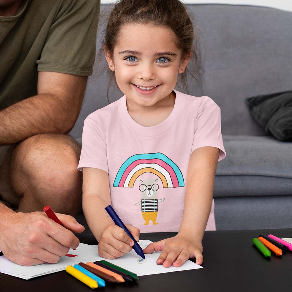 t-shirt-mockup-featuring-a-happy-girl-drawing-with-her-dad-330751 t shirt mockup featuring a happy girl drawing with her dad 330751
